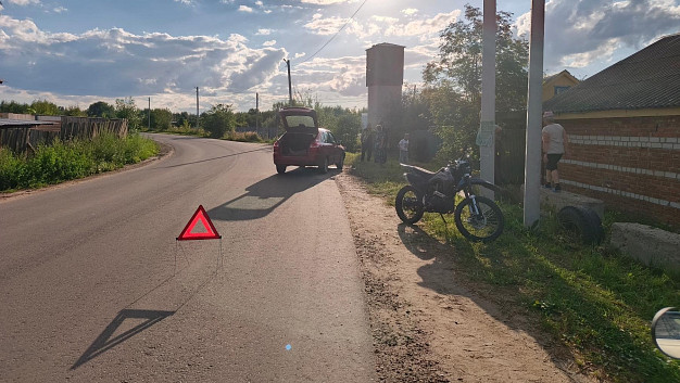 В Наволоках решившийся на обгон мотоциклист врезался в «Ладу»